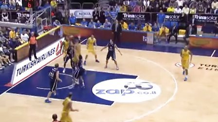 莲湖区机场小学：飞翔少年勇拼搏 绿茵场上展风采（莲湖区机场小学：逐梦少年勇争先 绿茵赛场绽风华）