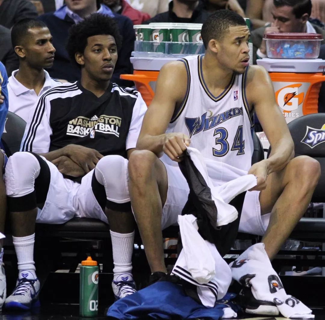 卡塞米罗：巴西队确实需要内马尔，前提是他必须保持健康（卡塞米罗：只要内马尔保持健康，巴西队就离不开他）