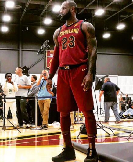 伦敦足球：弗拉米尼在商业帝国取得成功，阿森纳始终在他心中（伦敦足坛：商海有成的弗拉米尼，阿森纳始终是他的牵挂）