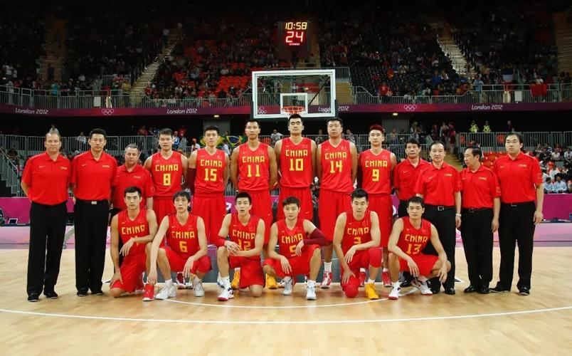 半场战报：温哥华白浪2-0洛杉矶，拉沃尔达、萨比建功（半场速递：温哥华白浪2比0领先洛杉矶，拉沃尔达与萨比破门）