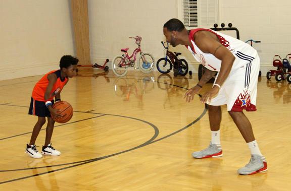 铜梁融媒：U16国足已抵达重庆备战，全力冲刺U17亚洲杯预选赛（铜梁融媒：U16国足抵达重庆开启备战，冲刺U17亚洲杯预选赛）