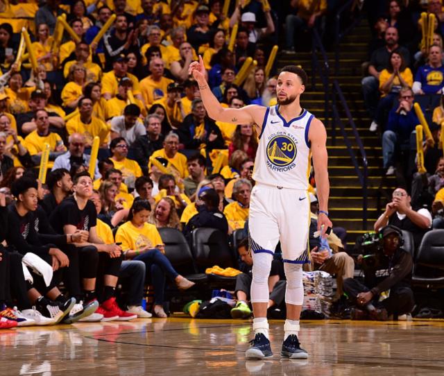 贵州12岁跳水小将全运会出场时做C罗庆祝动作：我喜欢C罗（全运会赛场，贵州12岁跳水新星亮相模仿C罗庆祝：表示喜欢C罗）